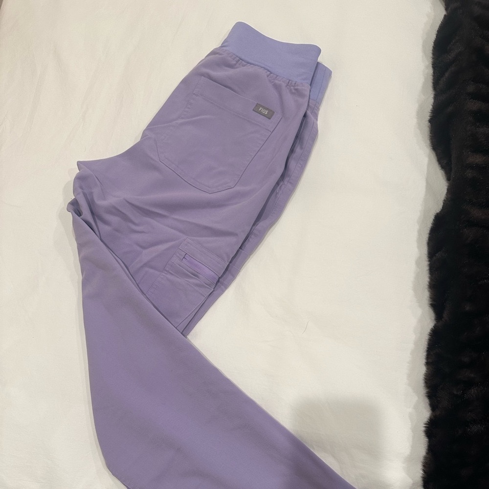 Fig’s Lavender Dew Yola™ High Waisted 2.0 - Skinny Scrub pants